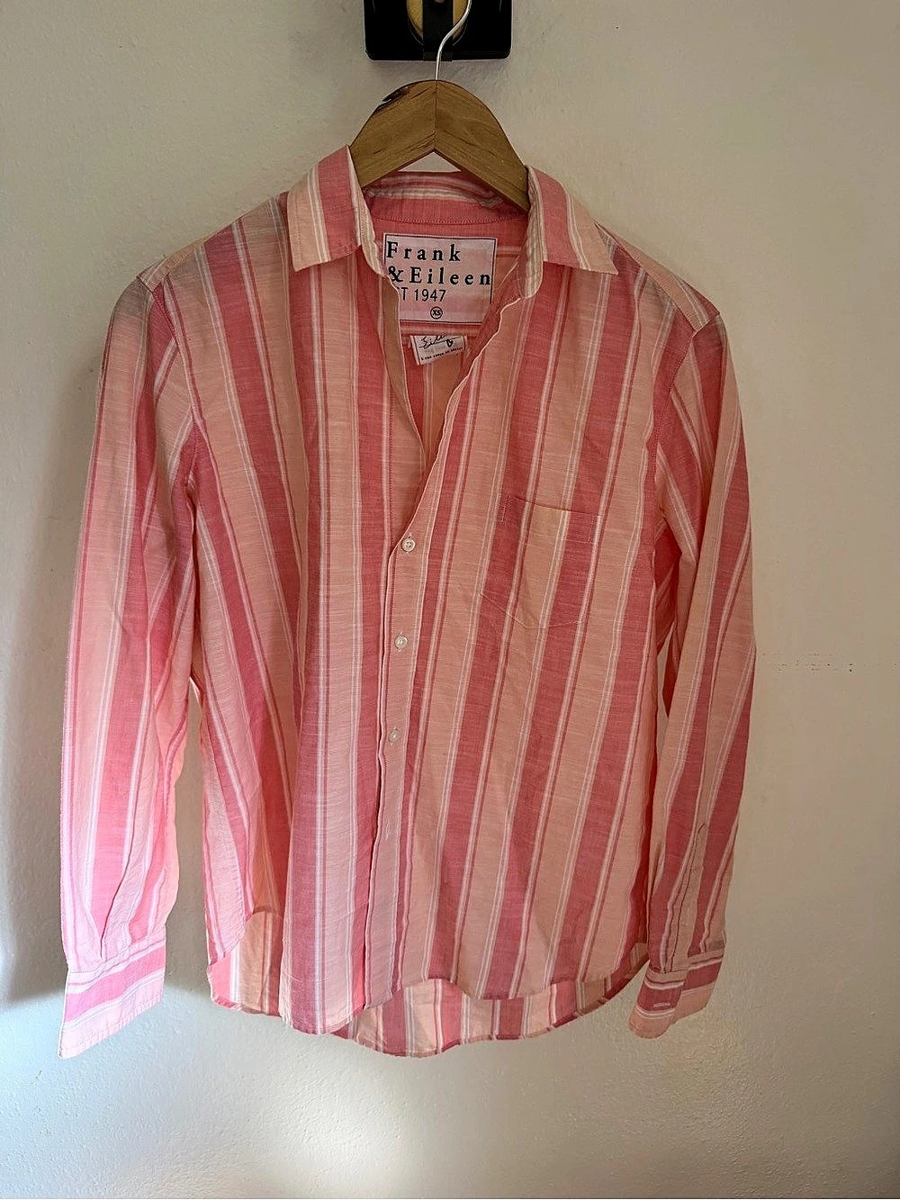 Frank & Eileen Relaxed Button-Up Shirt Pink & White XS